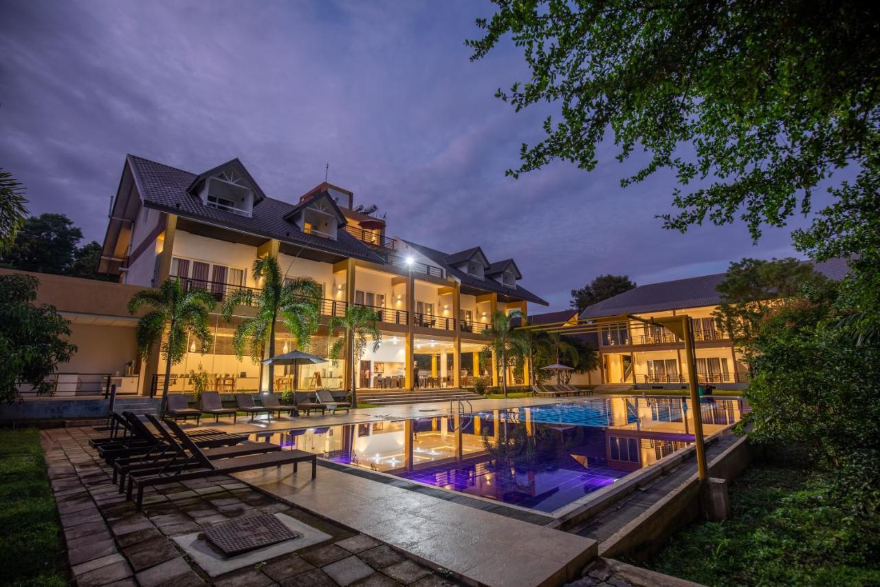 Cassandra Culture Resort Сигирия Экстерьер фото