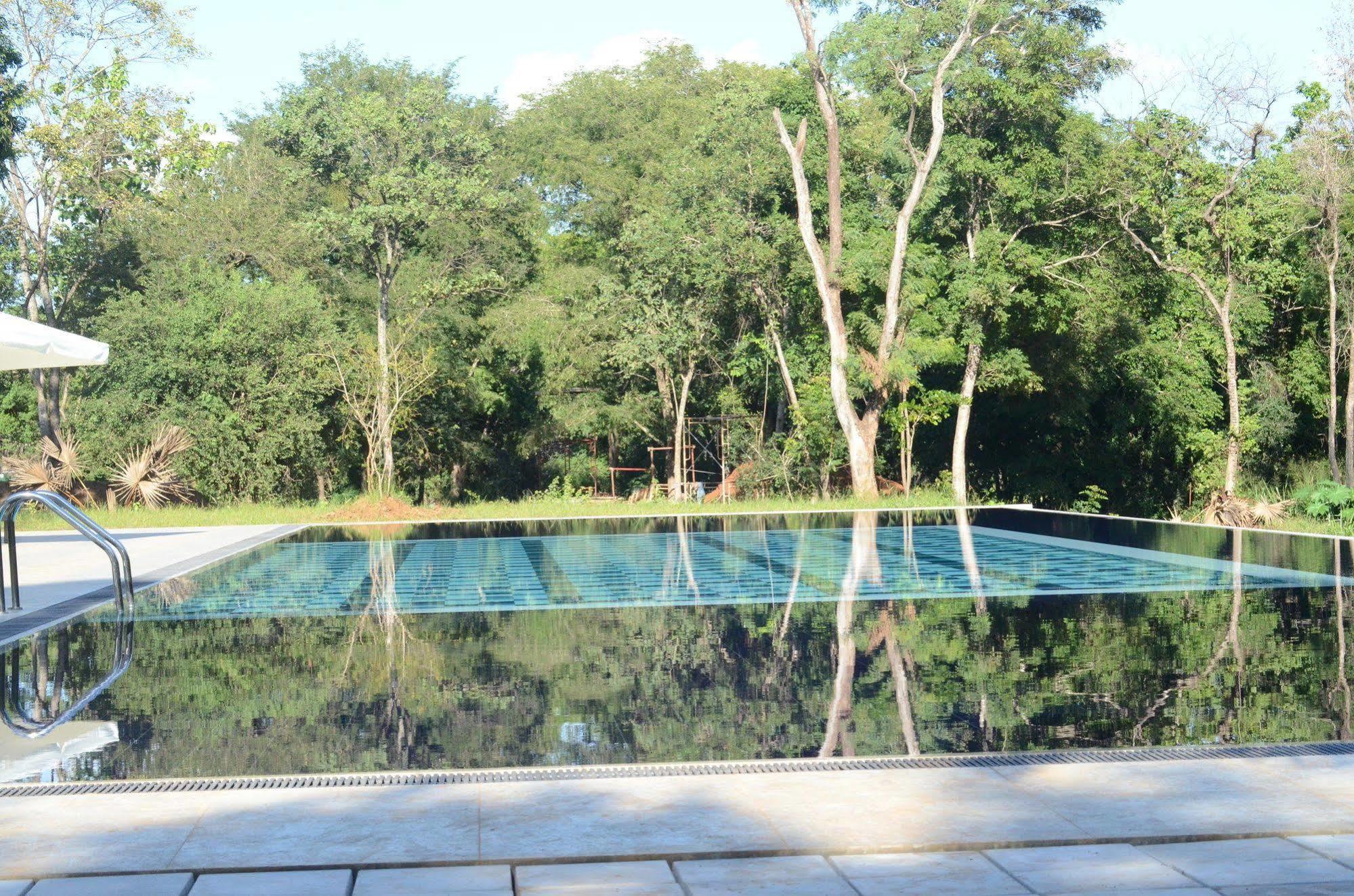 Cassandra Culture Resort Сигирия Экстерьер фото